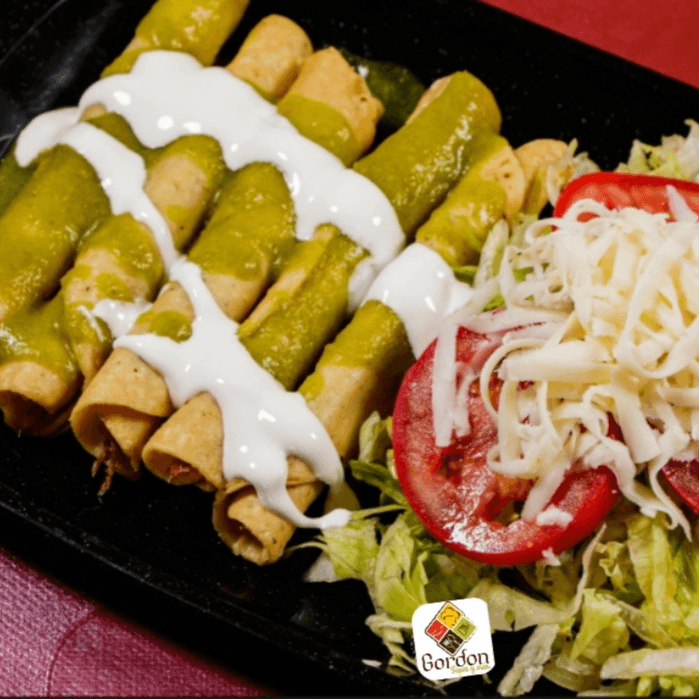 Dos Órdenes de Flautas de Pollo