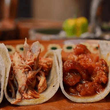 Taco de Frijoles con Queso