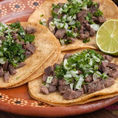 Orden de Tacos de Bistec de Res