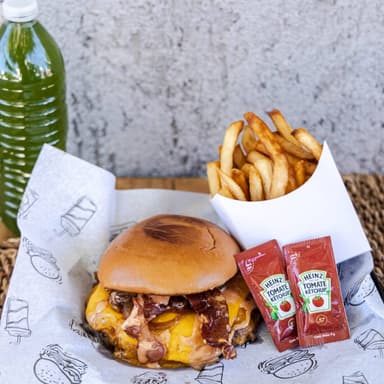 Combo #3 Bacon Burger+Papas+Agua de Pepino