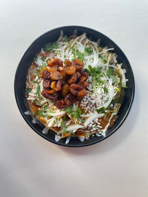 CHILACOS con platano frito