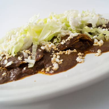 Enchiladas de Mole Almendrado