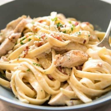 Pasta Carbonara con Pollo