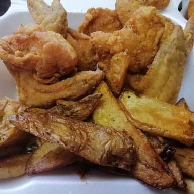 Alitas con Papas