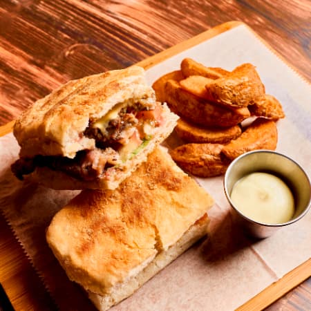 Panini Deluxe Lomito