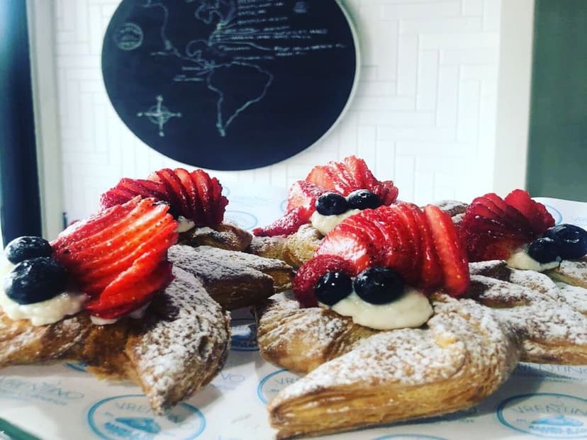 Vrentino Baking & Co  Panadería