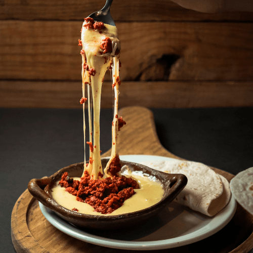 Queso Suizo con Chorizo