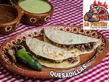 QUESADILLA CON SIRLOIN