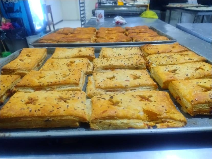 Pastes & pizzas frank