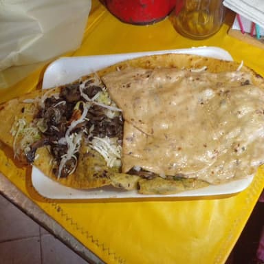 Huarache Champiñón con Quesillo