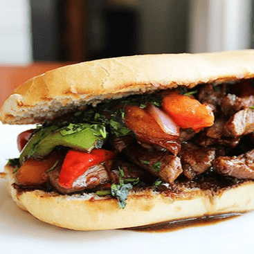 Sándwich de Lomo Saltado