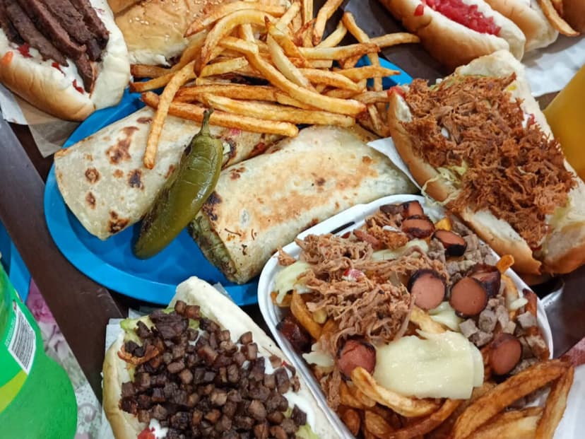 HAMBURGUESAS Y HOT DOGS BRISAMAR
