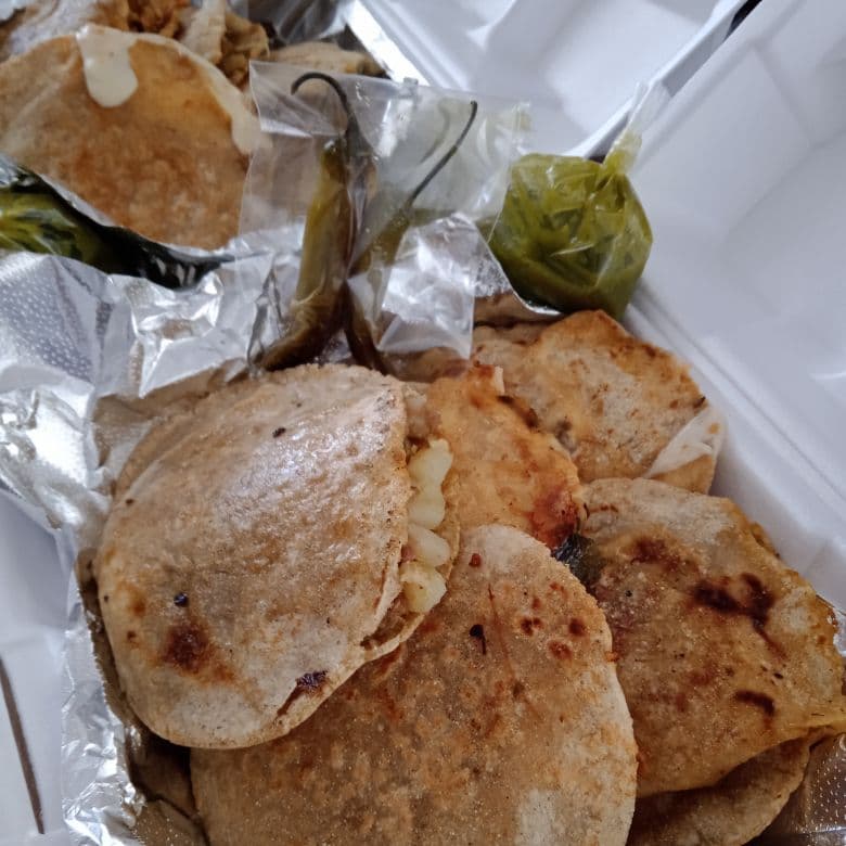 Gorditas de maíz frijoles con queso