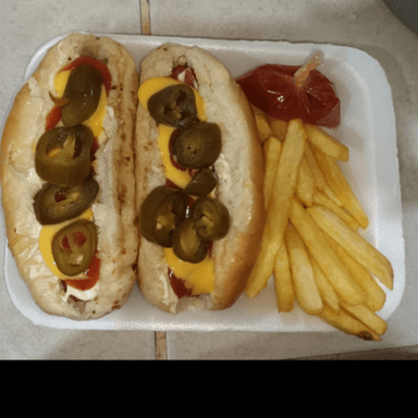 2 Hotdogs con 1 Porcion de Papas
