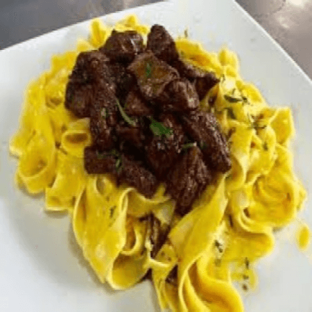 Fetuccini a la Huancaína con Lomo Fino