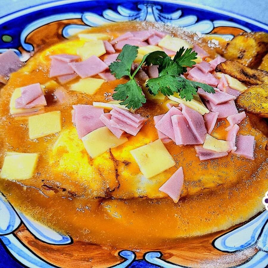 Huevos motuleños