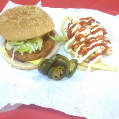 Combo - Hamburguesa Grande de Pechuga de Pollo