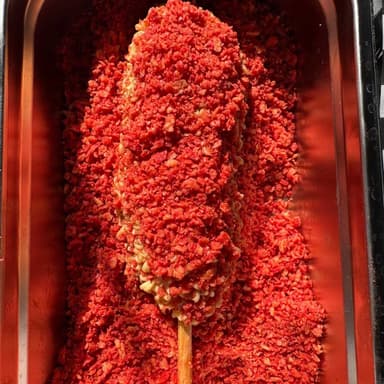 Banderilla de Queso Manchego y Takis Fuego