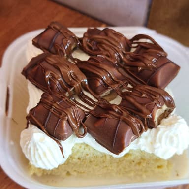 Mojadito de 3 Leches NUTELLA y Kinder Bueno