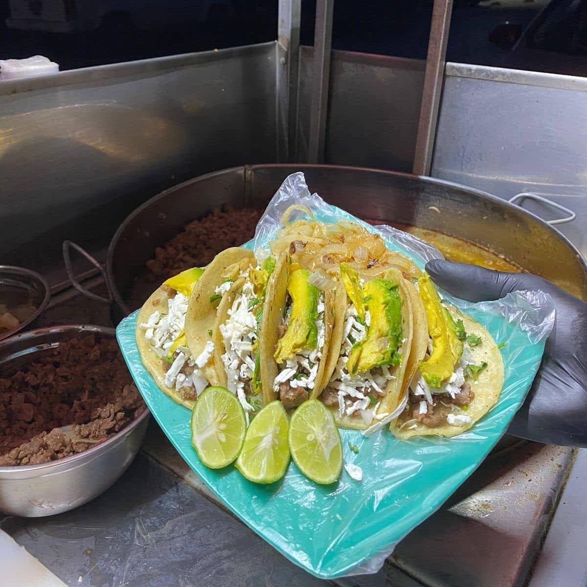 Taco de Bistec (Tortilla Blanca)