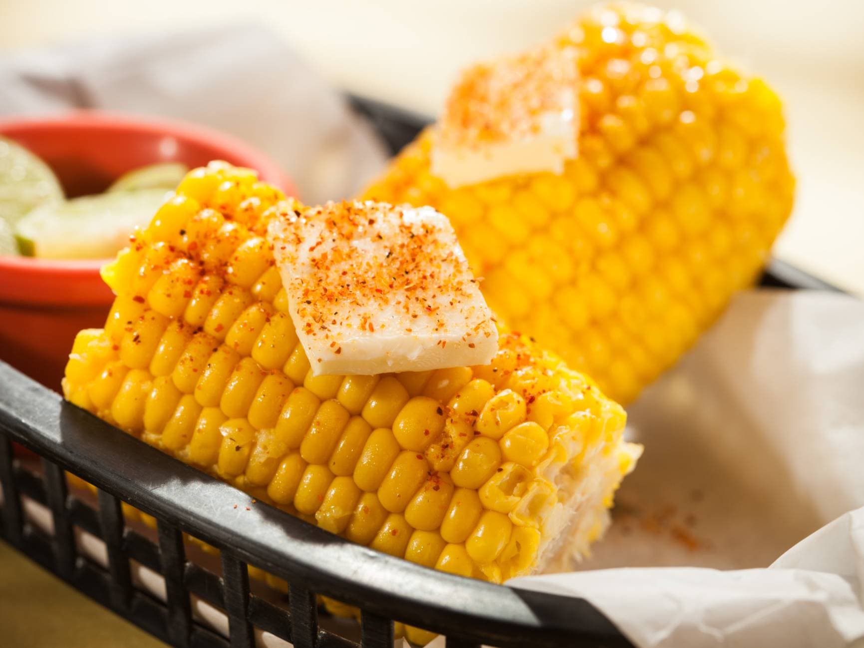 Elotes en mantequilla