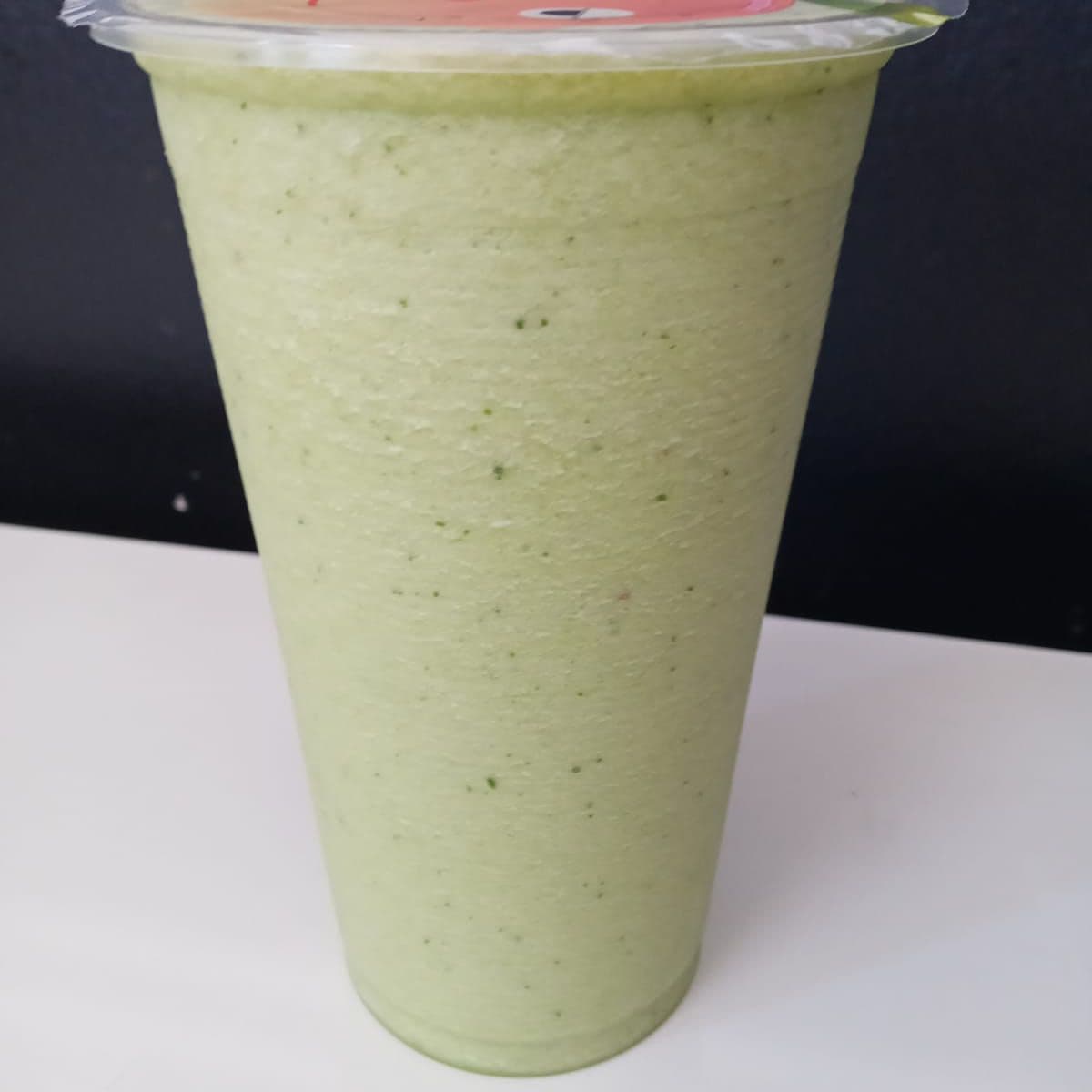 Piña, apio, perejil