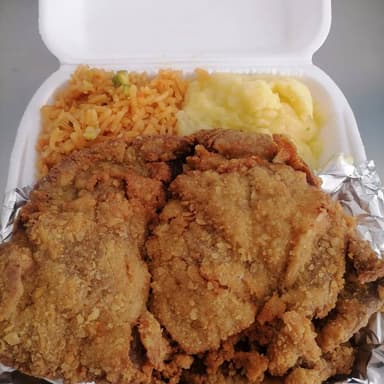 Milanesa de res empanizada