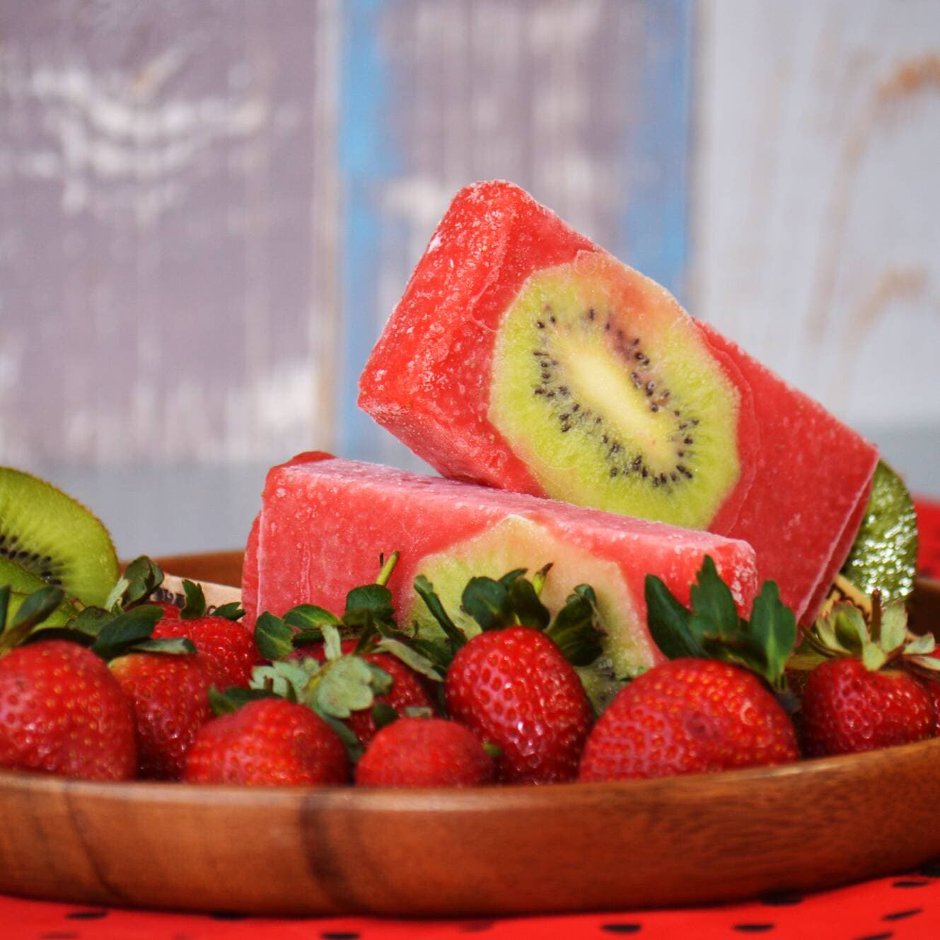 Paleta de Fresa con Kiwi