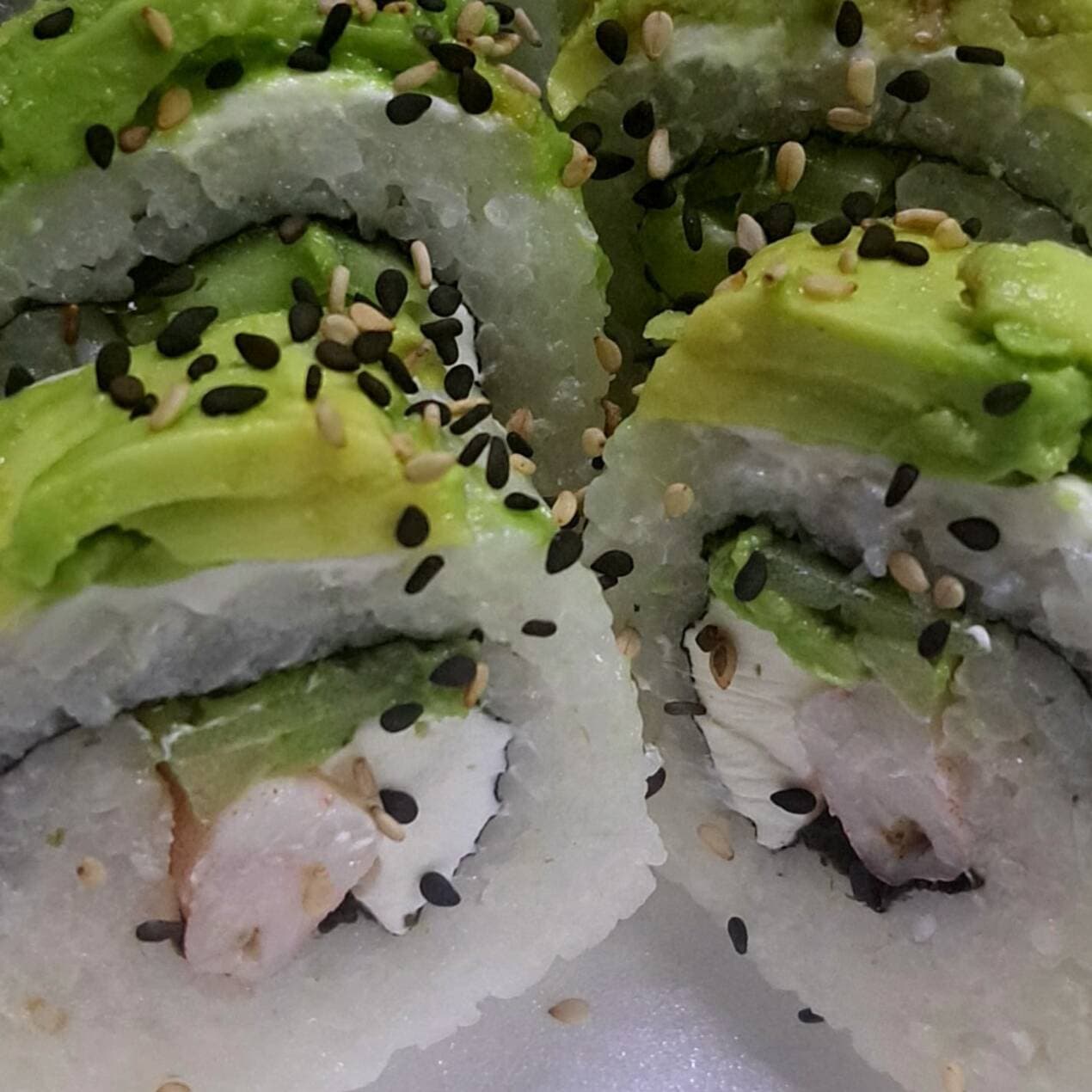 AVOCADO ROLL DE CAMARON