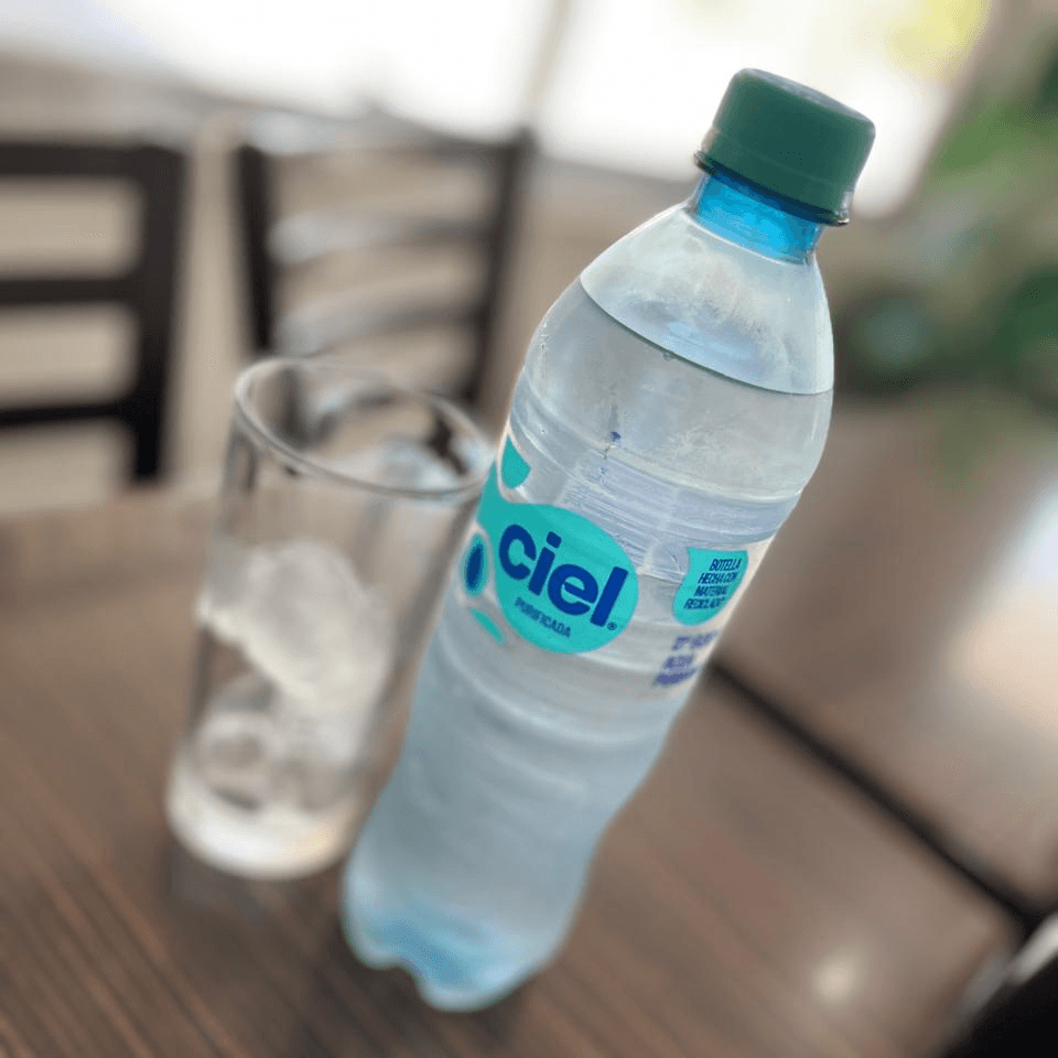 Agua embotellada