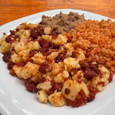 Platillo Papas con chorizo