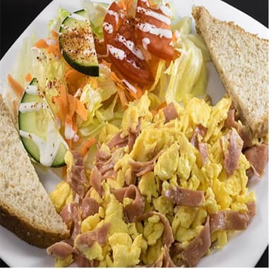 Huevos Revueltos C/Salchicha