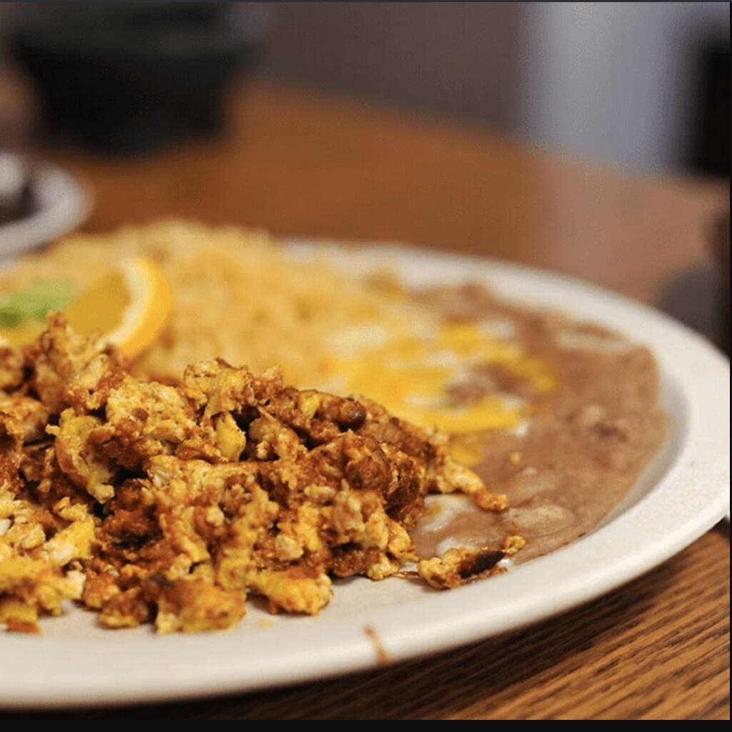 Huevos Revueltos con Chorizo