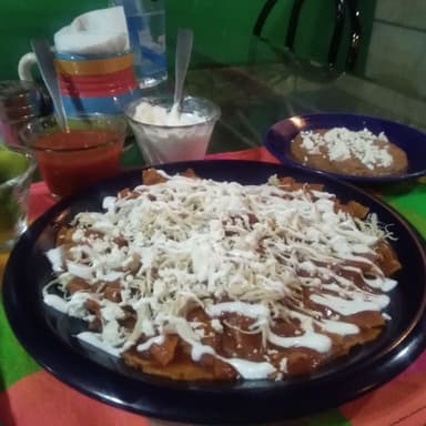 Chilakiles Rojos con Queso