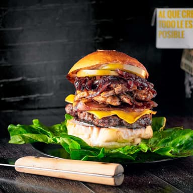 Hamburguesa La Propia. + Papas