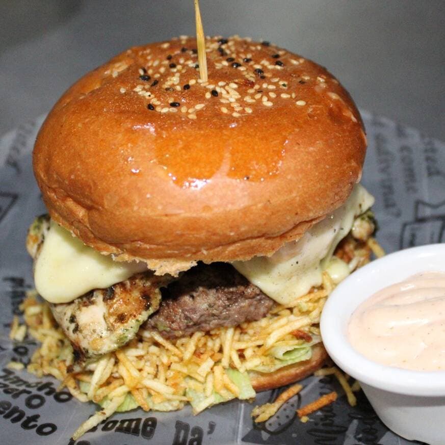 Promo Especial: Dos Hamburguesas Mixtas