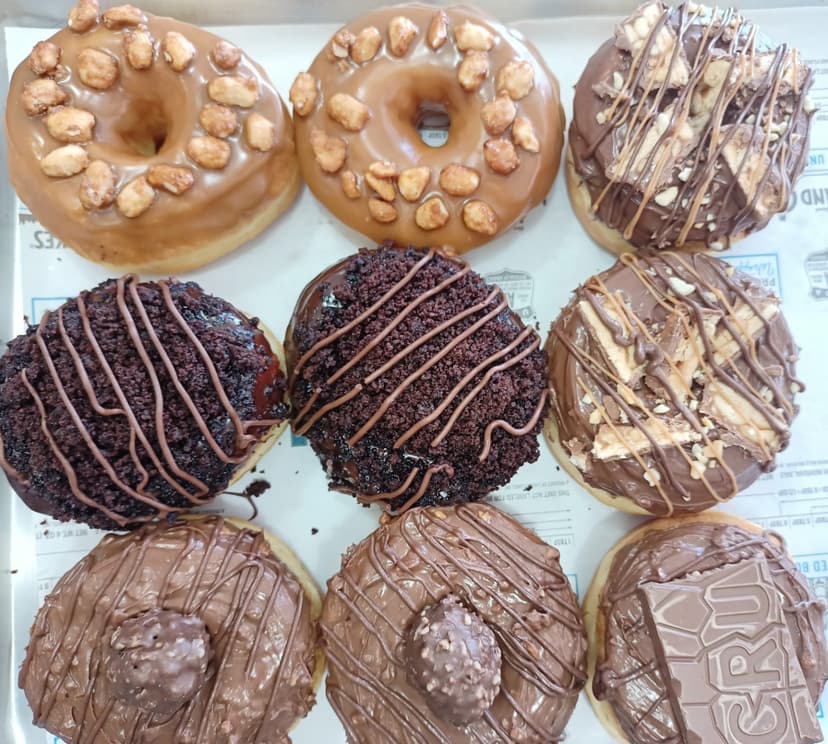 YUMMY DONUTS