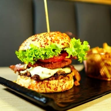 Burger Mixta + Papas