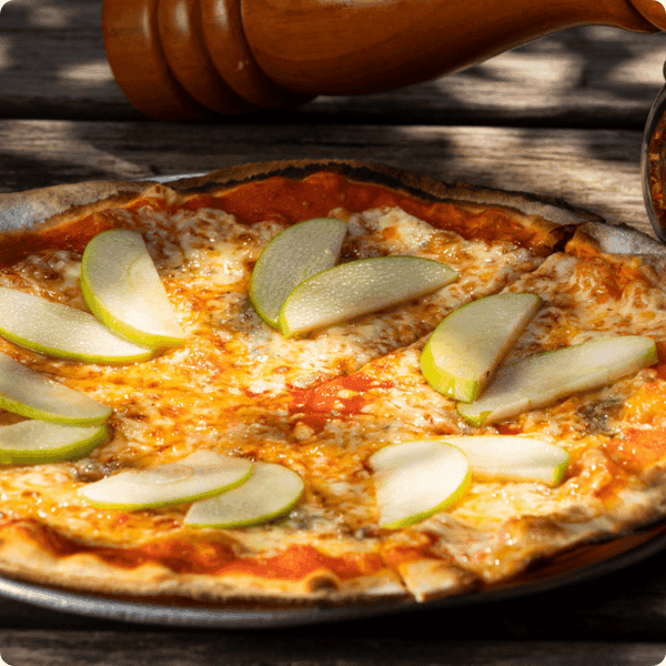 Pizza Manzana Verde y Queso Azúl