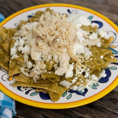 Chilaquiles con Huevo y Pollo