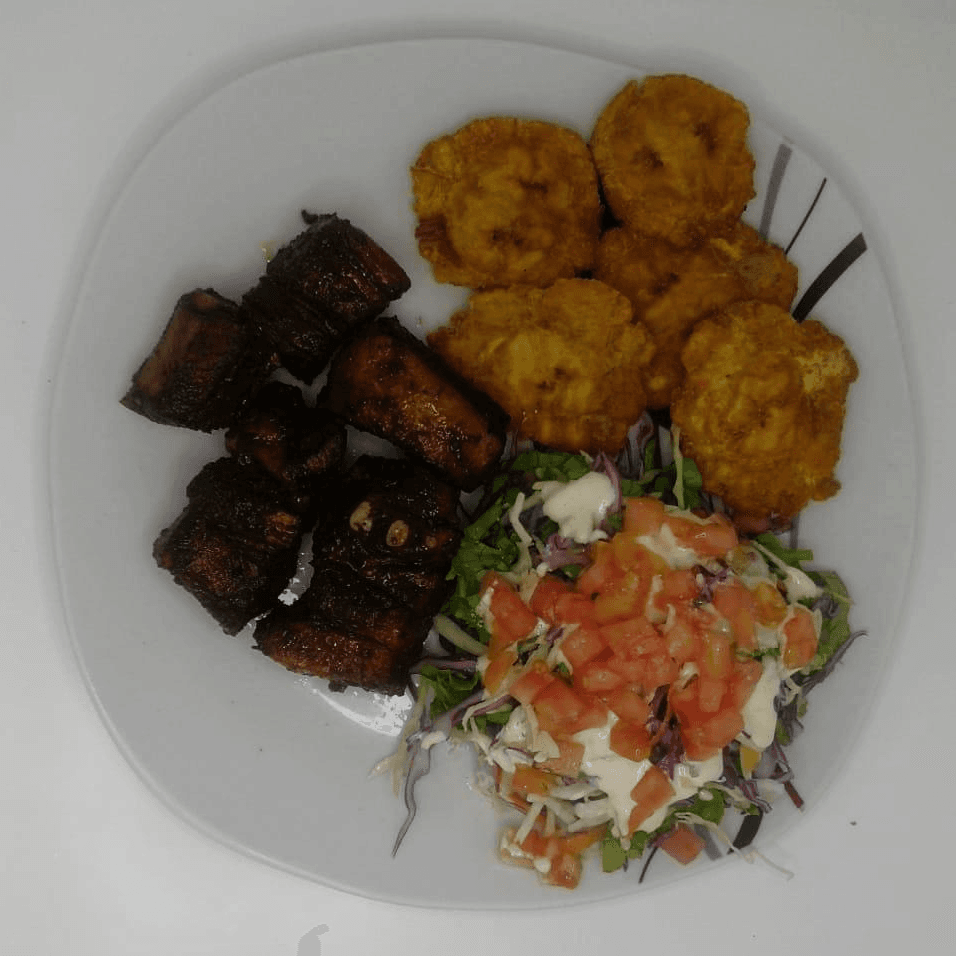 Costilla de Cerdo con ensalada