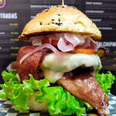 Queen burger + porción de papa