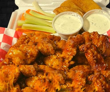 Boneless 1 KG + Papas