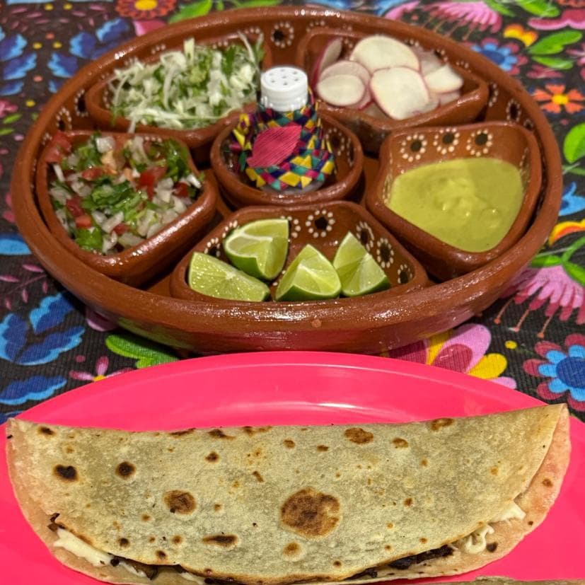 QUESADILLA DE BARBACOA