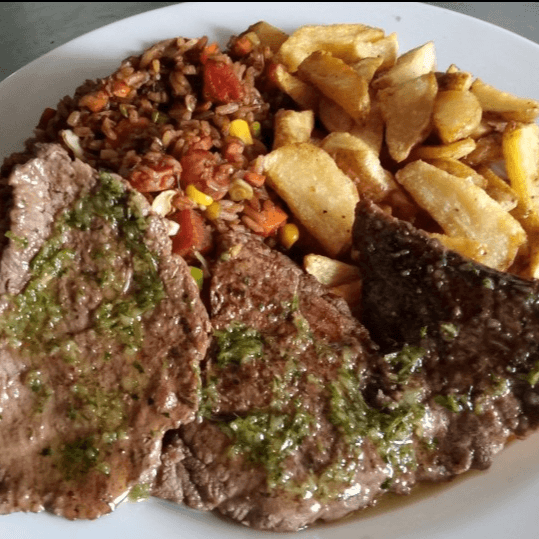 arroz frito +corriente carne +papas fritas