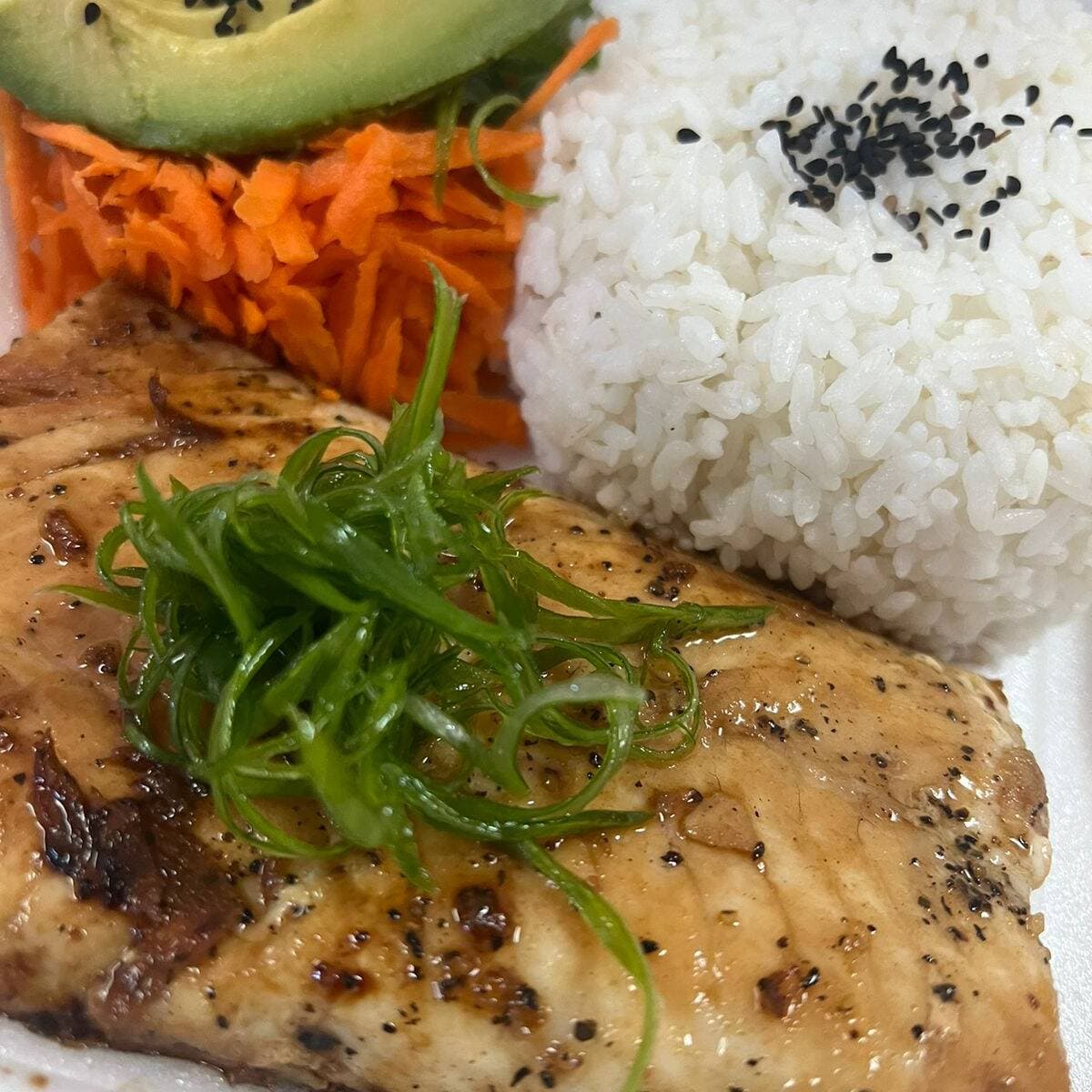 Pescado Arroz y Ensalada