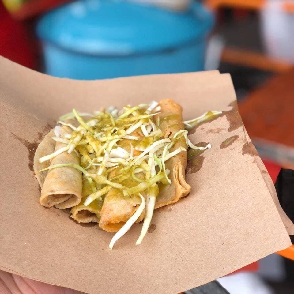 Orden 4 Tacos Mixtos más Refresco
