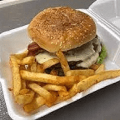Hamburguesa especial con papas