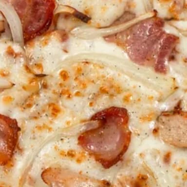 Pizza de pollo y tocineta de 22 cm