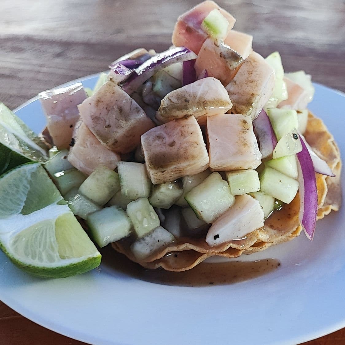 Tostada de Pescado en Cuadritos